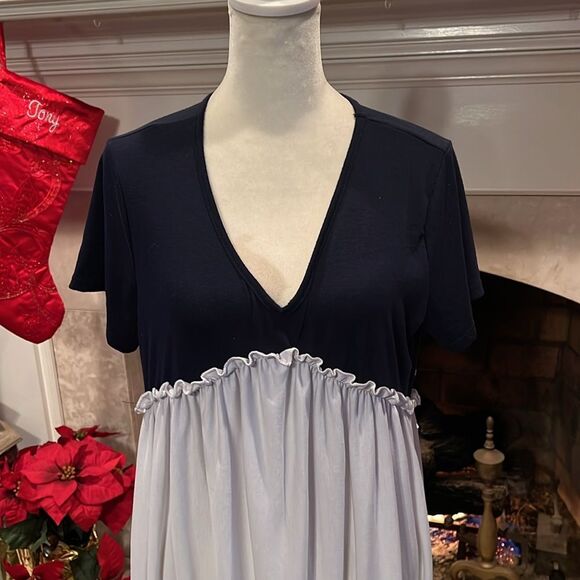 Acting Pro maxi dress size medium - Picture 2 of 5